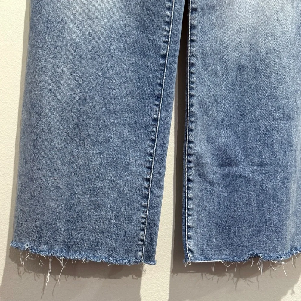 Daze Hug Wide Leg Raw Hem Jeans Size 28 - Picture 4 of 8